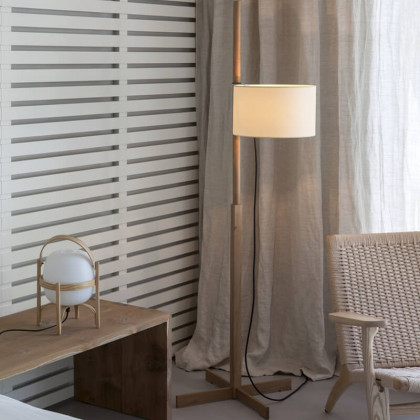 TMM floor lamp by Santa and Cole Lamps